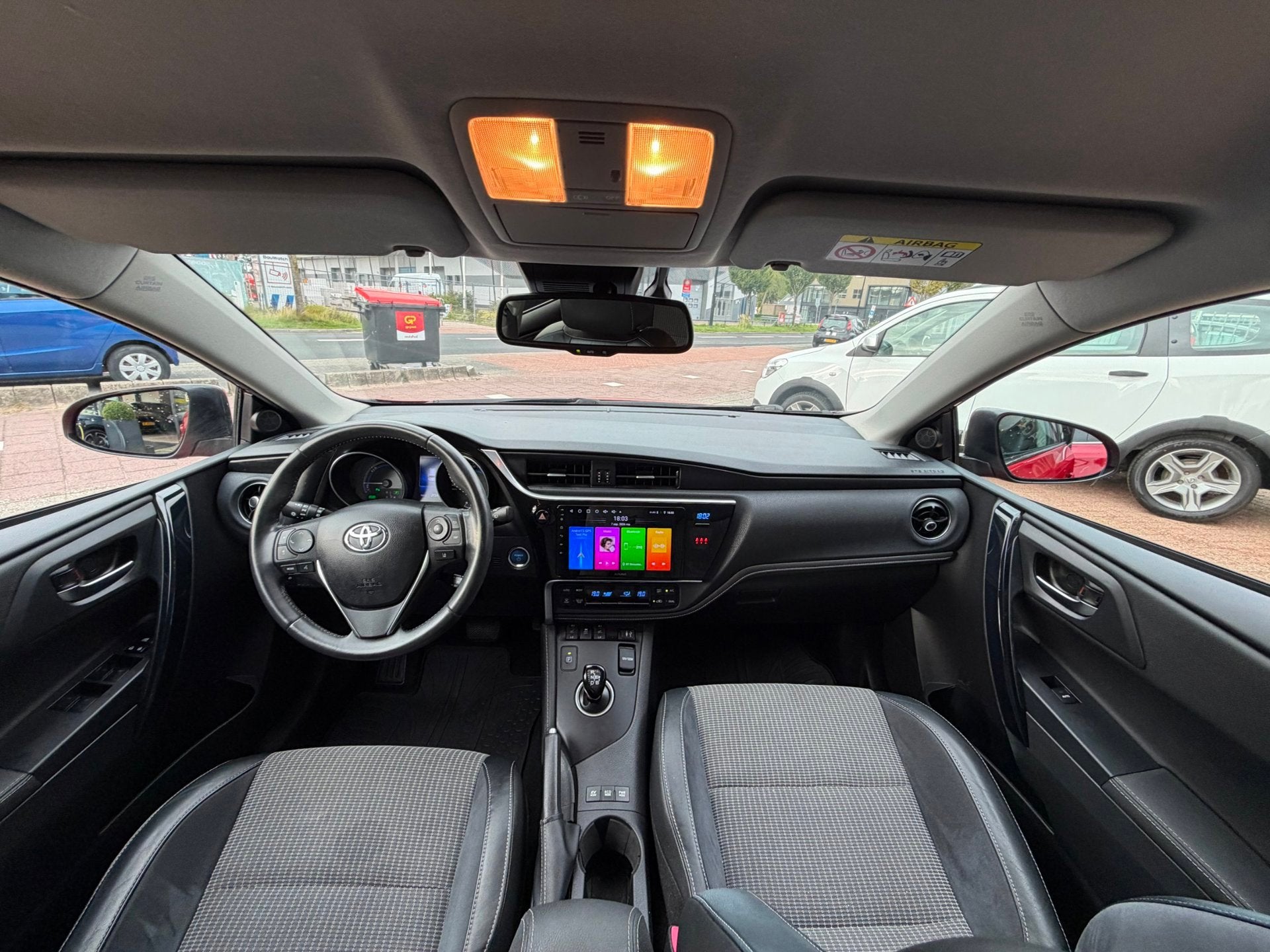 Toyota Auris Touring Sports 1.8 Hybrid Executive AUT|Carplay, Auto's, 12 maanden, Gebruikt, Euro 6, Origineel Nederlands
