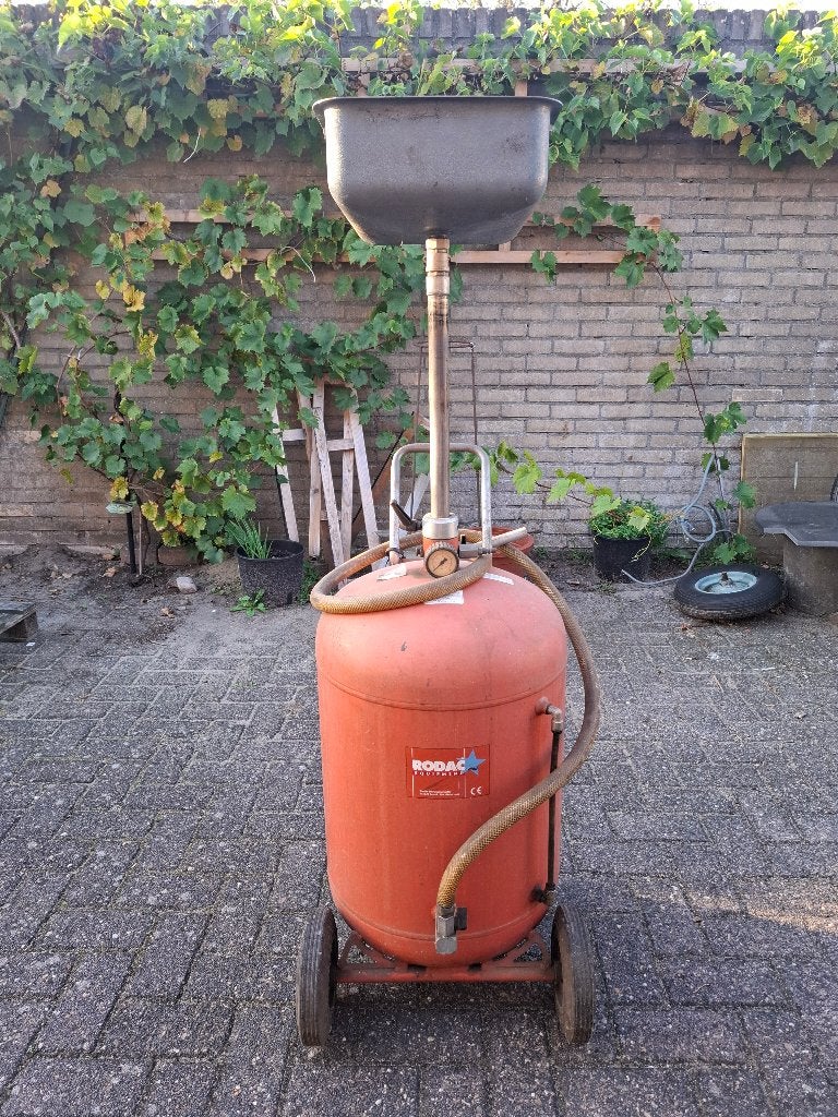 RODAC OLIE OPVANGTON 60 LITER OP WIELENTJES, Ophalen, Gebruikt