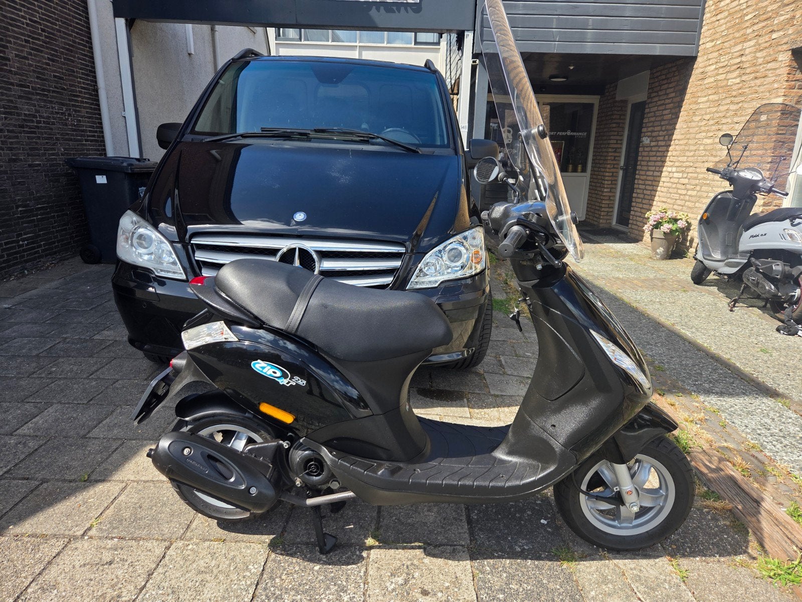 Piaggio zip 25km 2v NIEUWSTAAT, Fietsen en Brommers, Scooters | Piaggio, Zip, Ophalen of Verzenden, Zo goed als nieuw, Benzine