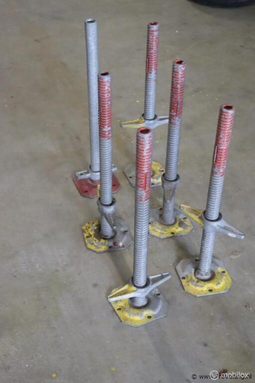 Online Veiling: Layher Voetspindel t.b.v. steiger - 6 stuks, Gebruikt