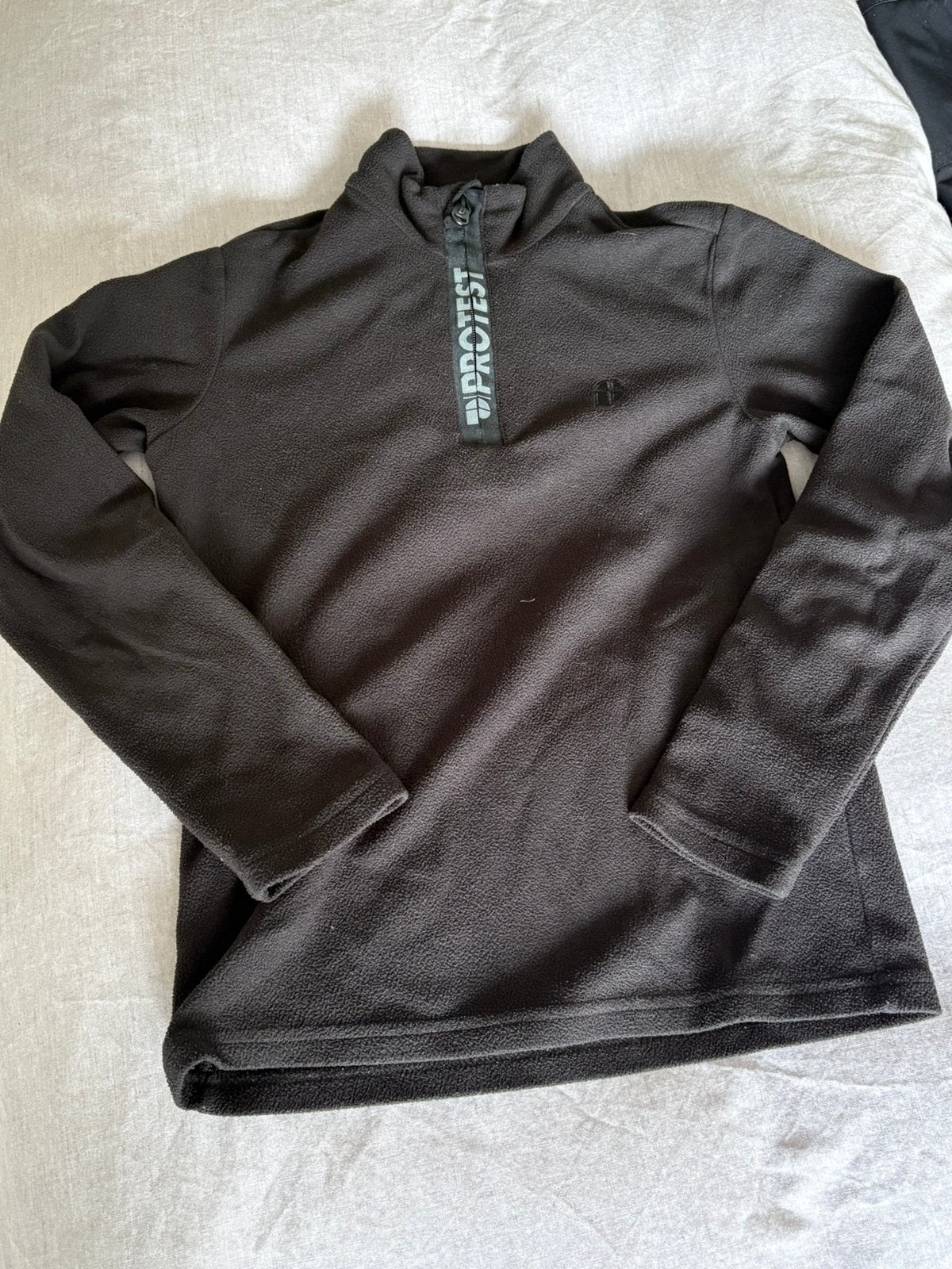 Skipully Protest zwart maat 140, Ophalen, Zo goed als nieuw, Jongen of Meisje, Sport- of Zwemkleding