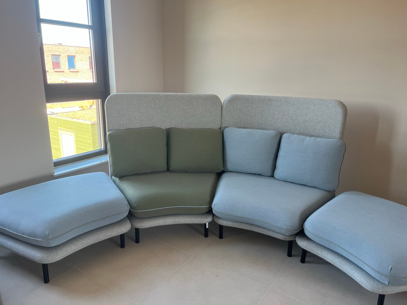 Gispen Modulaire Hoekbank met Poefs, Ophalen, Hoekbank, 75 tot 100 cm, Zo goed als nieuw