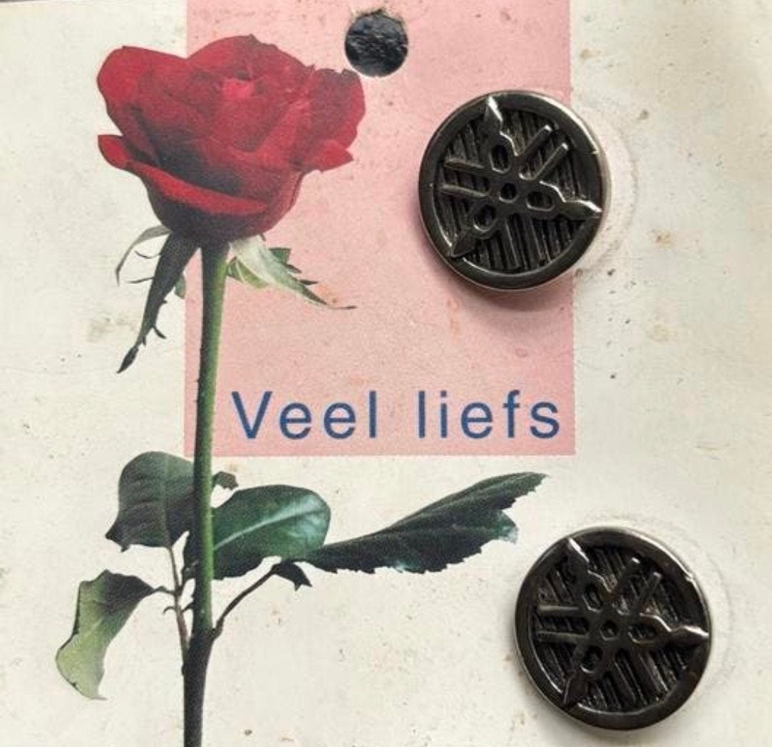 Set van 2 Yamaha metalen speldjes, Verzamelen, Ophalen of Verzenden, Gebruikt, Merk, Speldje of Pin