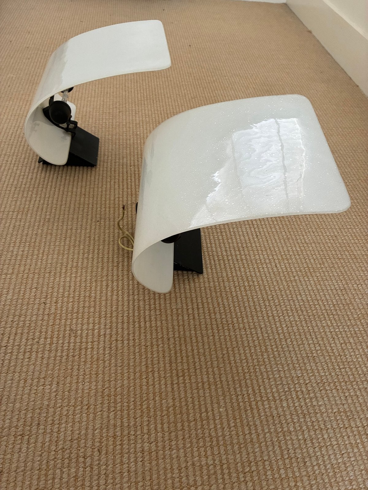 Set van 2 moderne wandlampen - Wit glas, Up/Downlighter, Gebruikt, Up-/downlighter, Ophalen of Verzenden, Glas