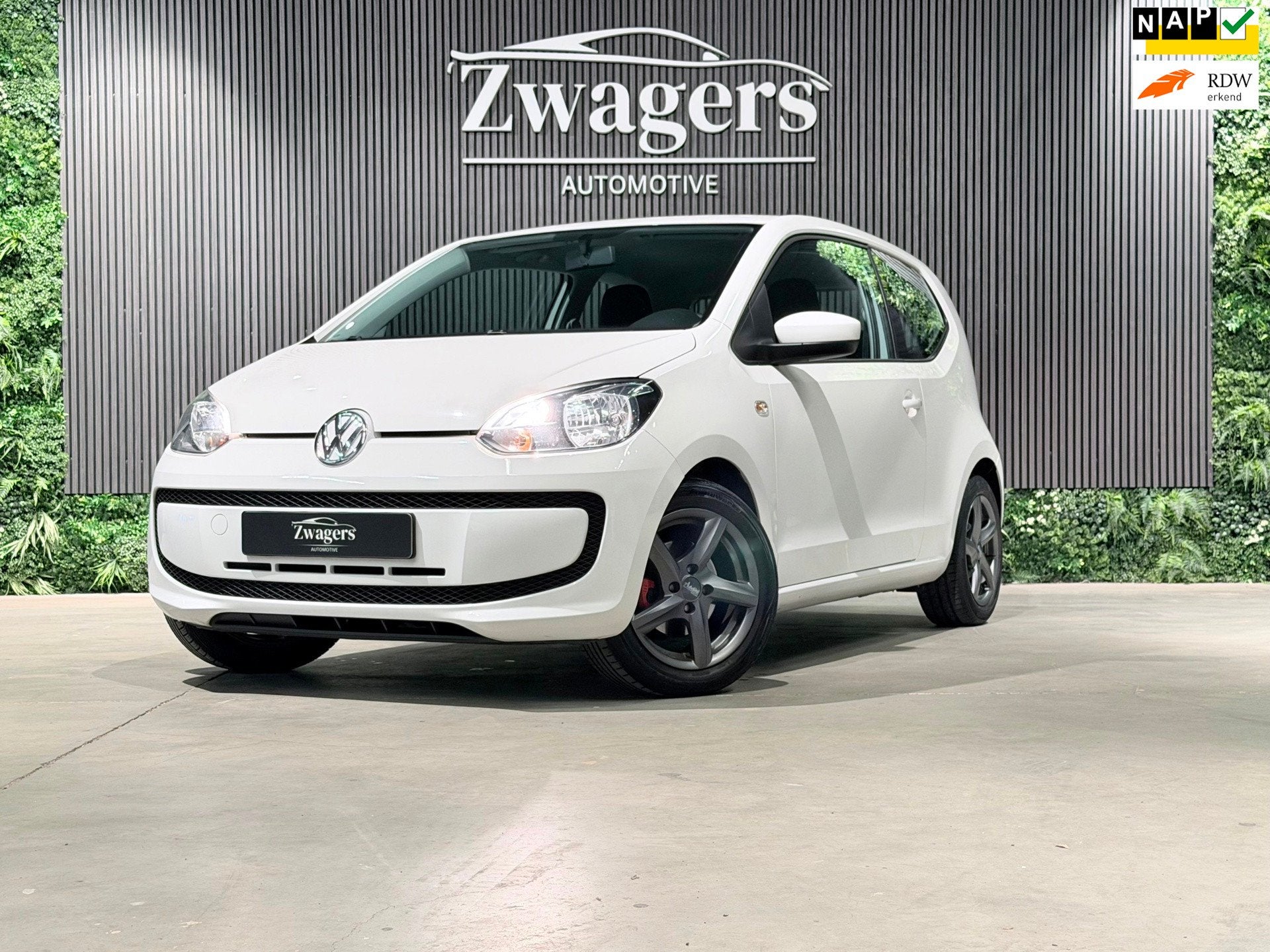 Volkswagen Up! 1.0 up! BlueMotion | Airco | Nap |, Auto's, Voorwielaandrijving, Stof, Gebruikt, Origineel Nederlands