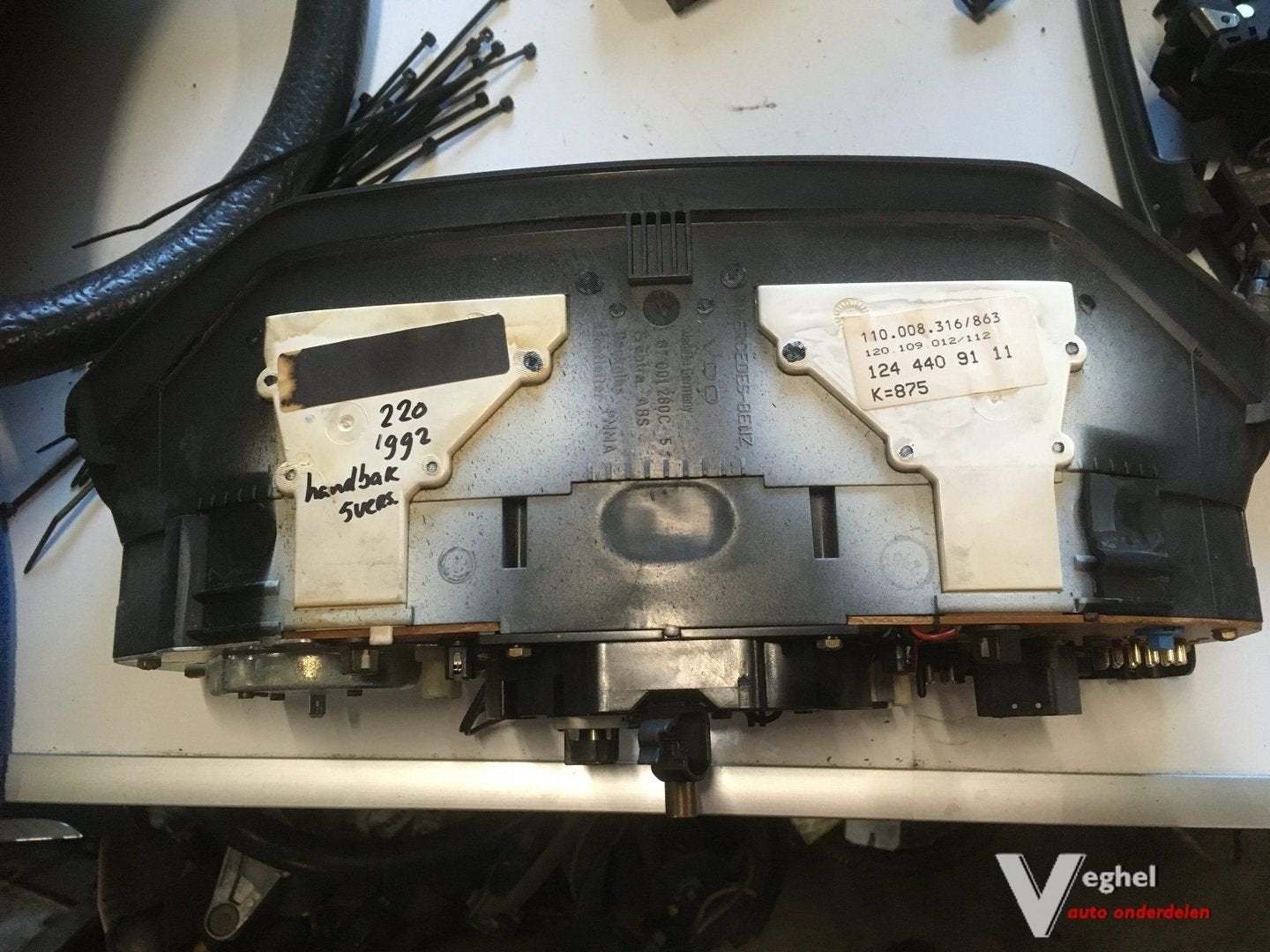 Mercedes w124 Bouwjaar 1992 uitvoering 220 handgeschakeld 5, Gebruikt, -, -, Ophalen of Verzenden