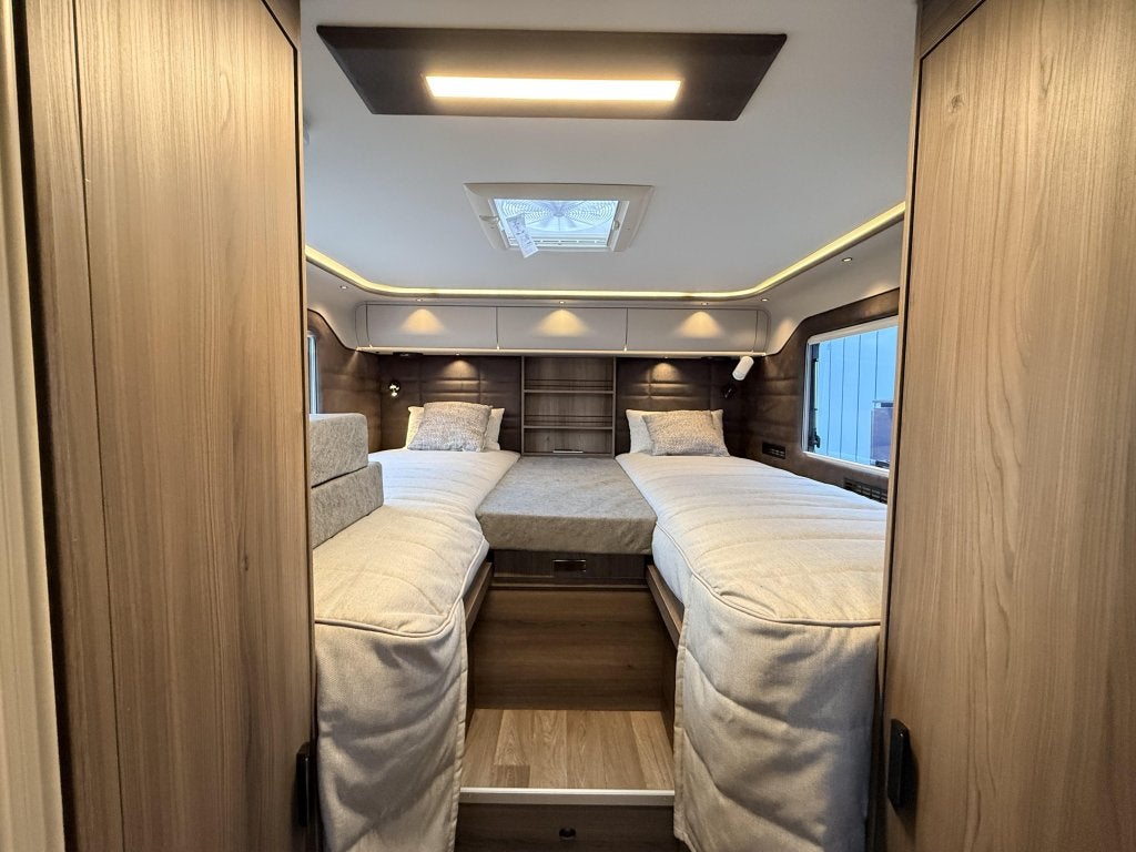 Kabe Travel Master Imperial R i830 LGB, Caravans en Kamperen, Luifel, Vloeistofverwarming, Bedrijf, Diesel
