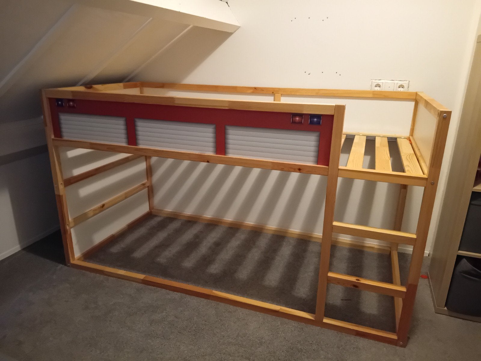 Ikea half hoogslaper Kura omkeerbaar brandweer stijl, Kinderen en Baby's, Kinderkamer | Stapelbedden en Hoogslapers, Gebruikt