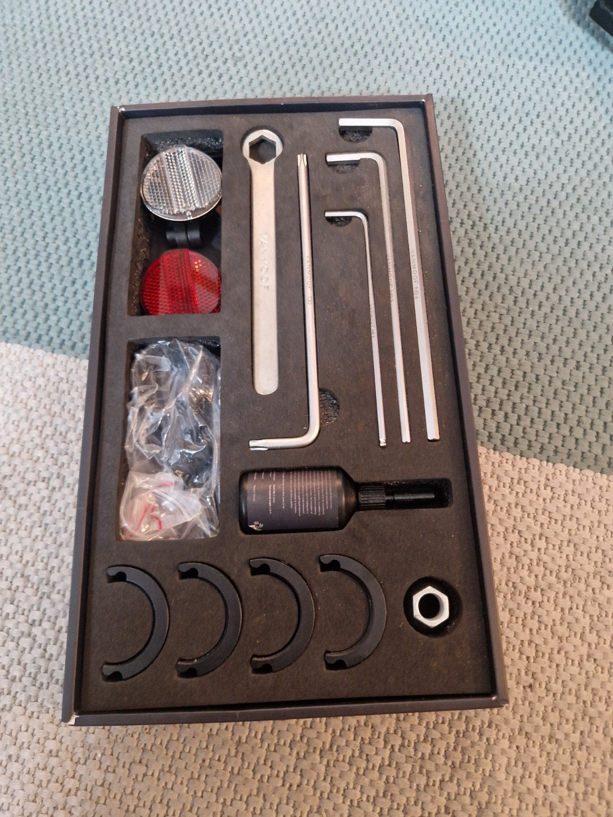 VanMoof Toolbox - Complete set voor fiets onderhoud, Ophalen of Verzenden, Zo goed als nieuw, Gereedschapsset