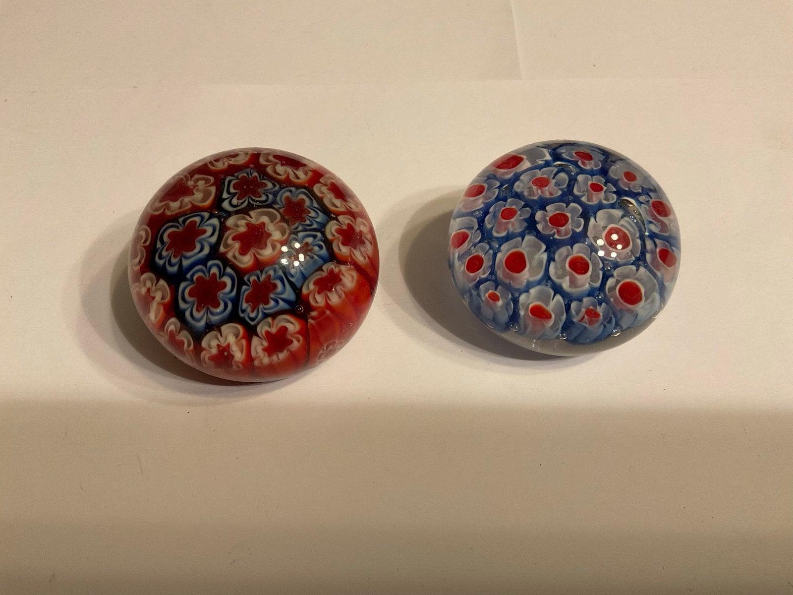 Set van 2 Murano Millefiori glazen presse-papiers, Ophalen of Verzenden