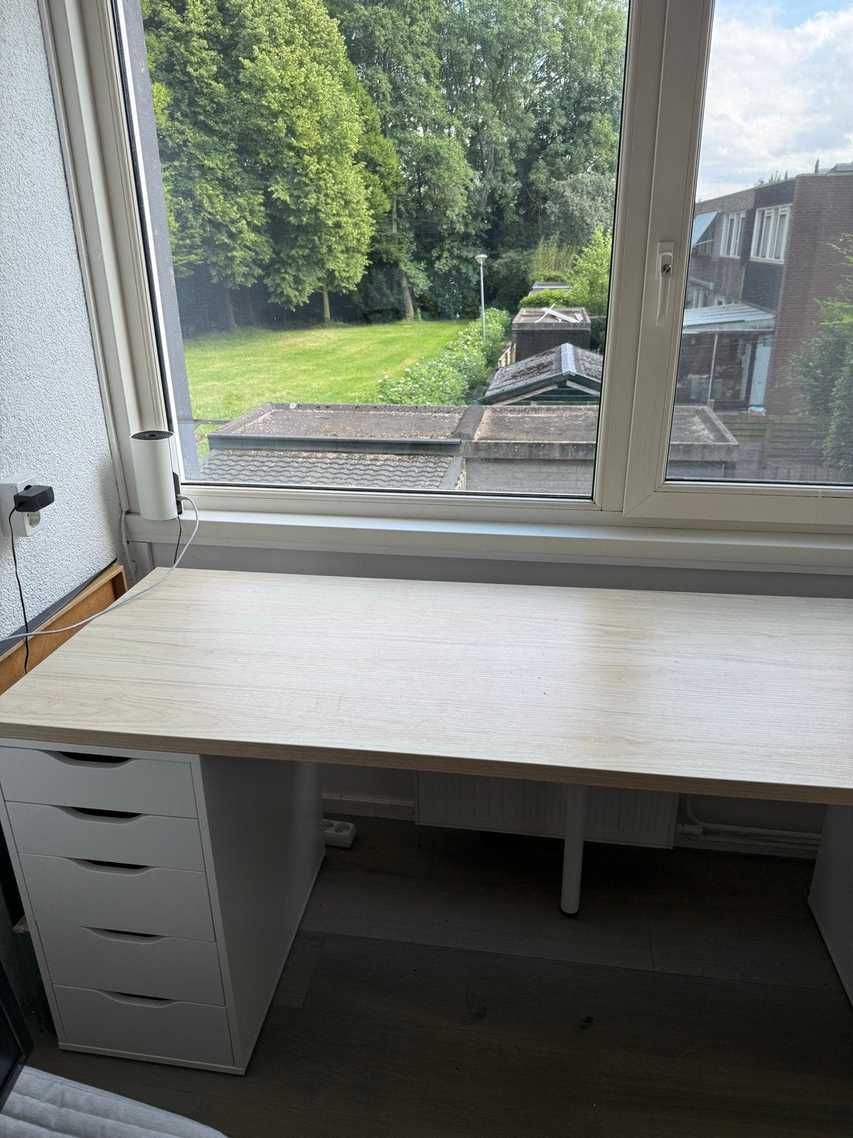 IKEA Bureau met ladeblokken - Licht hout en wit, Huis en Inrichting, Ophalen, Gebruikt, Scandinavisch, Met lades