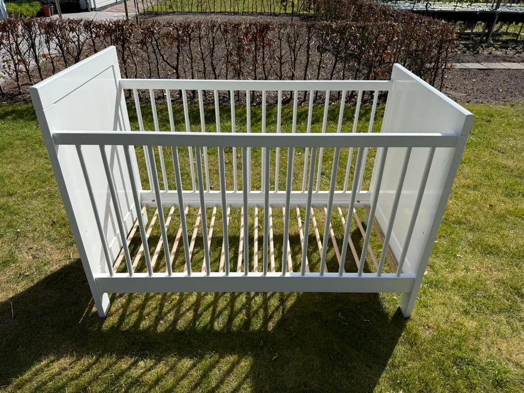 Bopita ledikant wit met evt mooi schoon matras, Kinderen en Baby's, Babywiegjes en Ledikanten, Ophalen, Zo goed als nieuw, Ledikant
