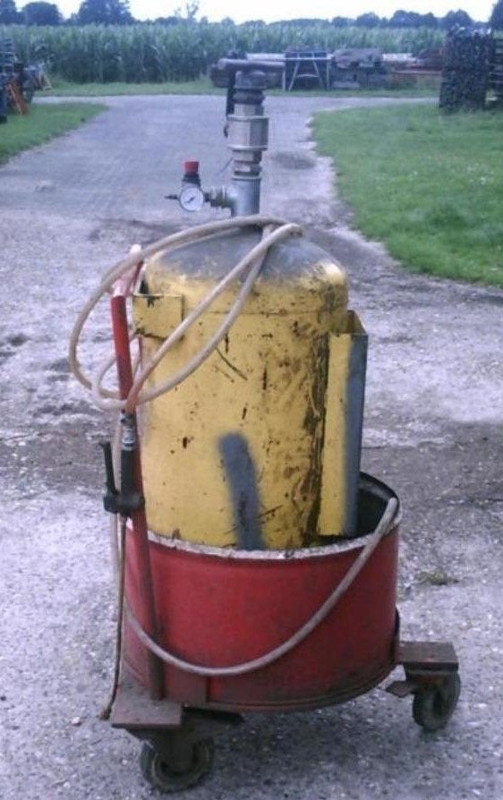💥Oliespuit / vernevelaar / spuit voor aan een compressor💥, Minder dan 25 liter, Ophalen, Gebruikt, Minder dan 200 liter/min
