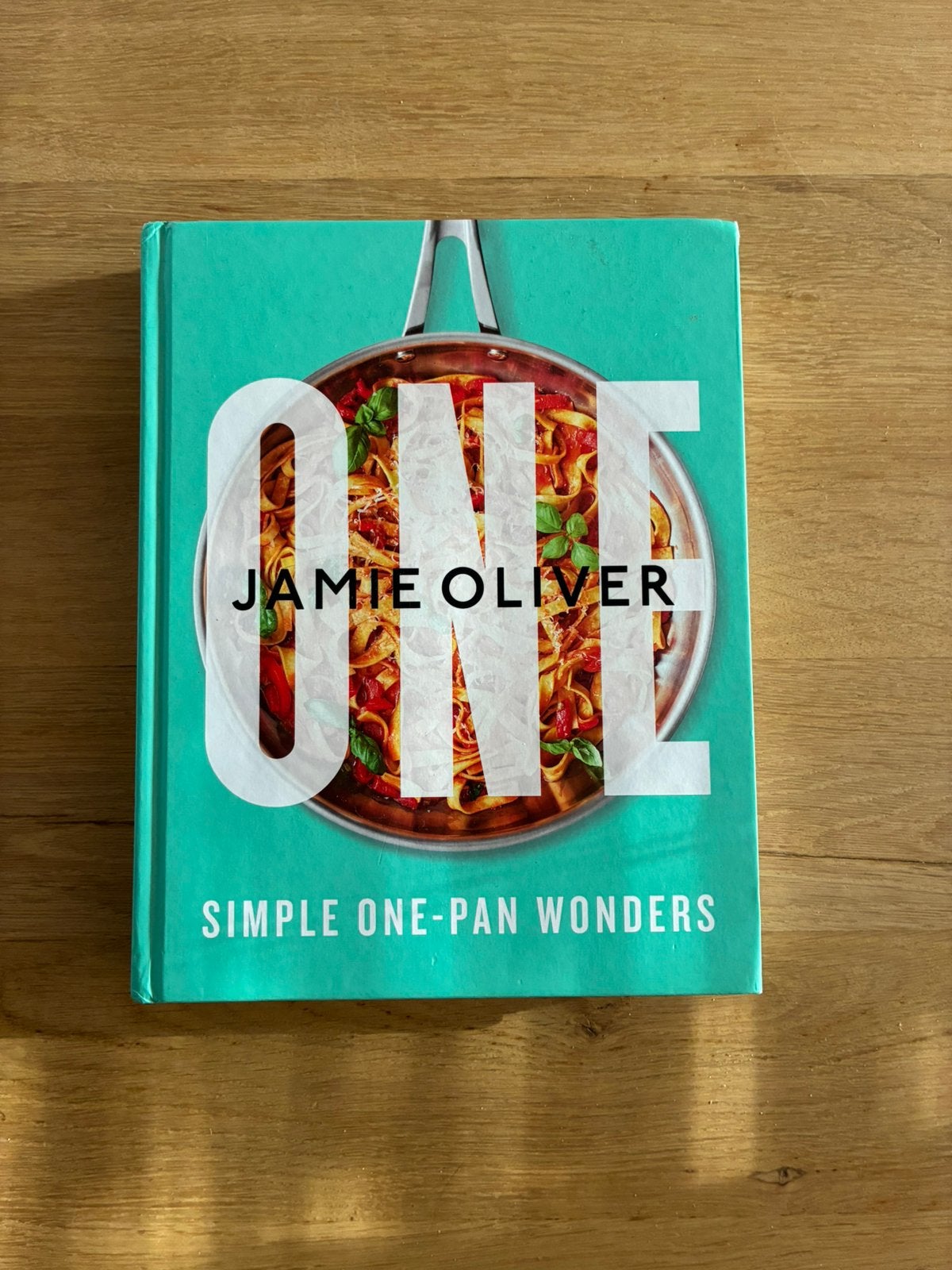 Jamie Oliver - One (Engelstalig), Ophalen of Verzenden, Zo goed als nieuw, Jamie Oliver
