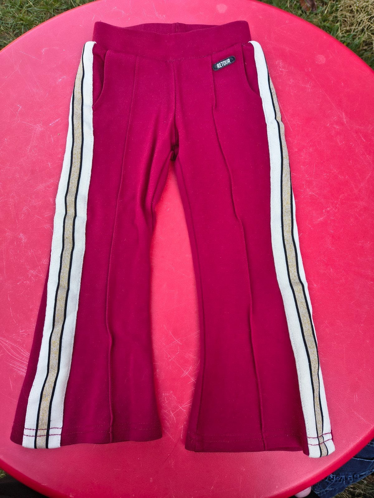 Retour broek maat 3 - Rode flared broek met strepen, Ophalen of Verzenden, Gebruikt, Retour, Meisje