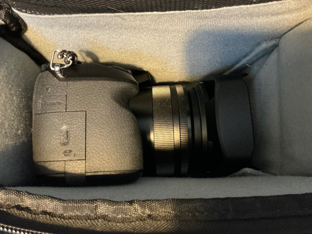 PANASONIC FZ2000, Panasonic, Ophalen of Verzenden, Zo goed als nieuw, Lensdop