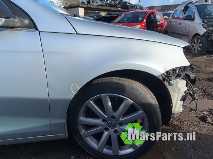 Scherm rechts-voor van een Volkswagen Eos (LK7W), Gebruikt, -, Volkswagen, -