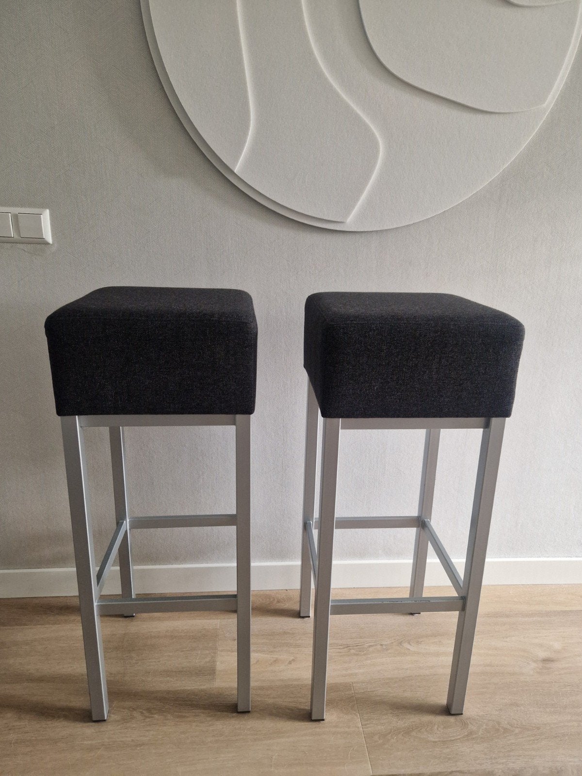 Barkruk 2 stuks, kleur grijs, Huis en Inrichting, 2 krukken, Ophalen, Gebruikt, 90 cm of meer