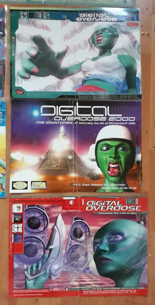 20x hardcore,terror,trance flyers 90s (geplastificeerd), Eén persoon