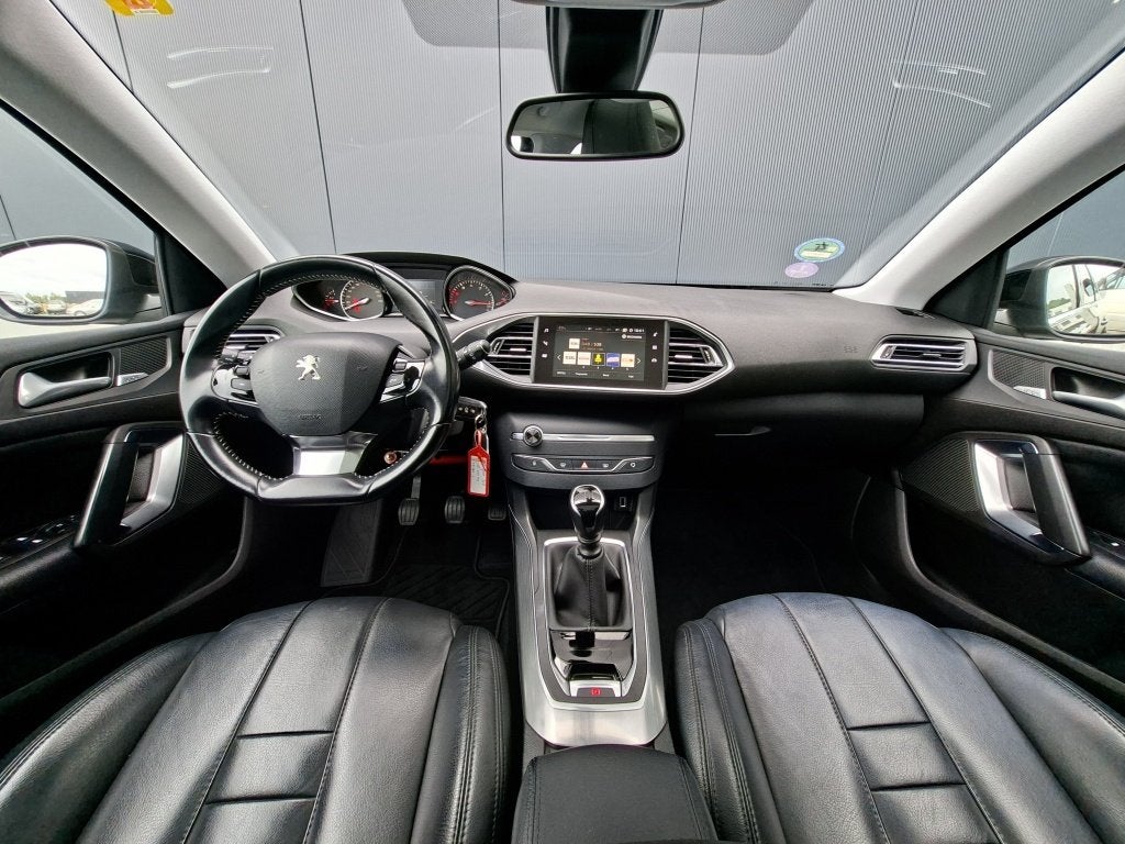 Peugeot 308 SW 1.2 Distibutieriem vervangen | Trekhaak | Car, Auto's, Gebruikt, Euro 6, 1199 cc, Automatische klimaatregeling