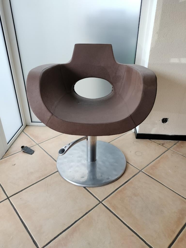 Kappersstoel opnieuw bekleed., Ophalen, Zo goed als nieuw