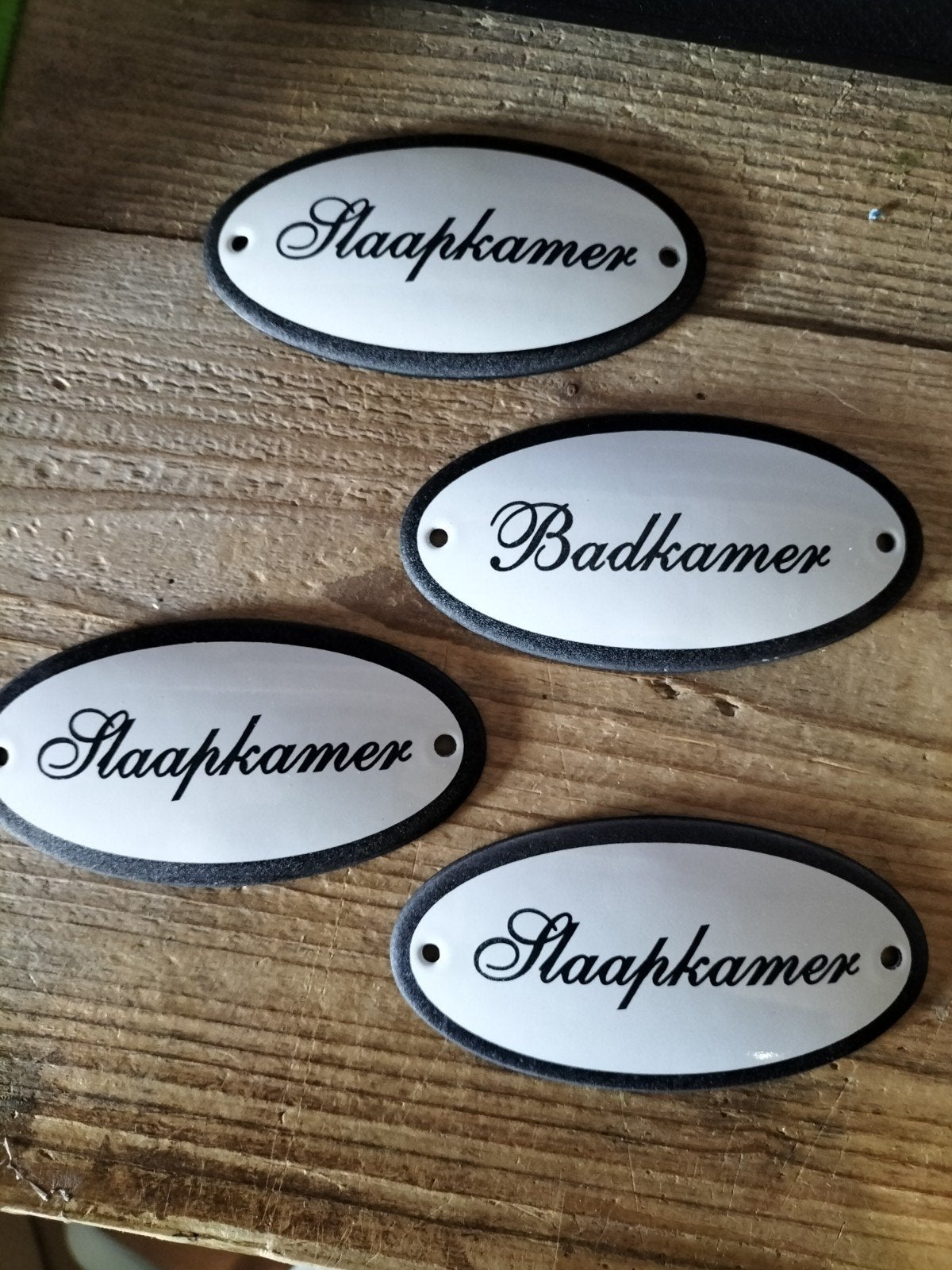 4 emaille bordjes 3 x slaapkamer 1 x badkamer, Ophalen of Verzenden
