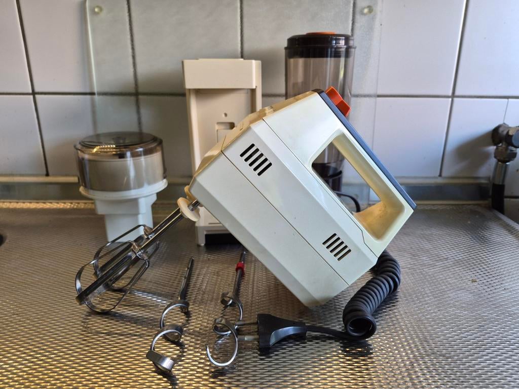 Philips handmixer met diverse accessoires, Witgoed en Apparatuur, Keukenmixers, Minder dan 1 liter, Ophalen of Verzenden, Gebruikt