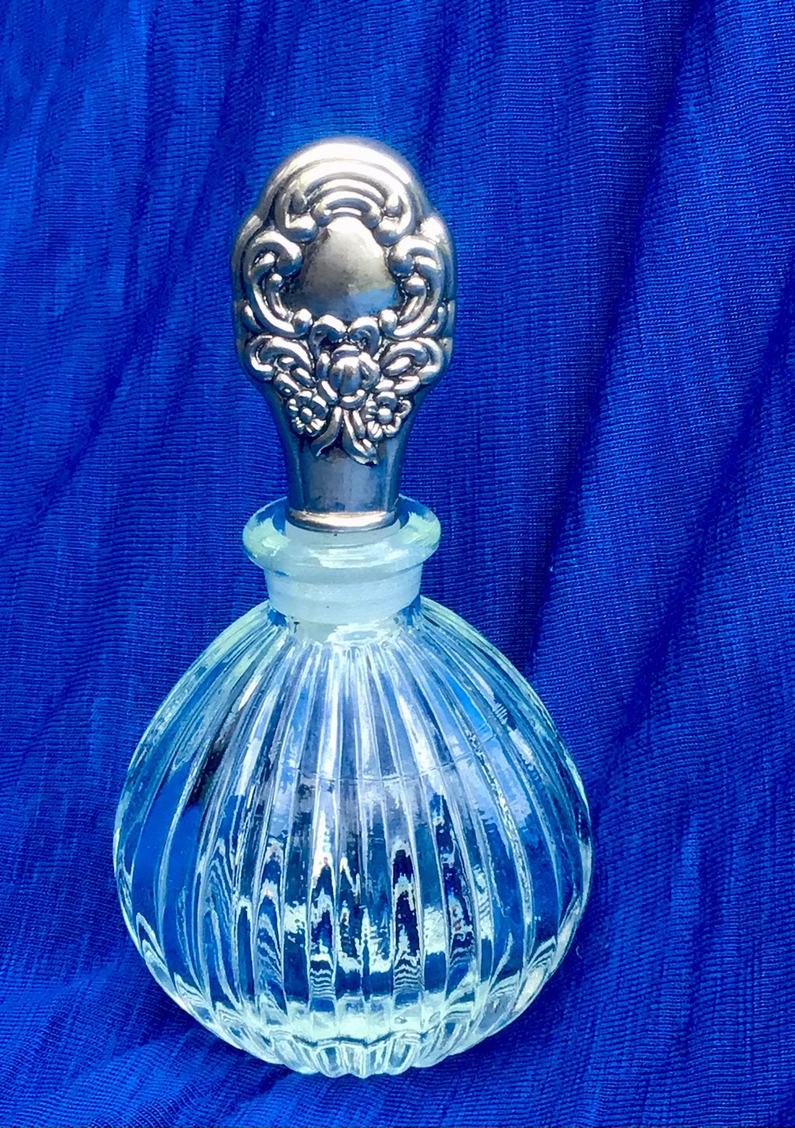 Antiek parfumflesje 1920-1930 verzilverde dop, Verzamelen, Ophalen of Verzenden, Gebruikt, Parfumfles