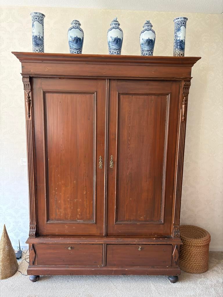 Antieke houten kast - Robuust en functioneel, Antiek en Kunst, Antiek | Meubels | Kasten, Ophalen