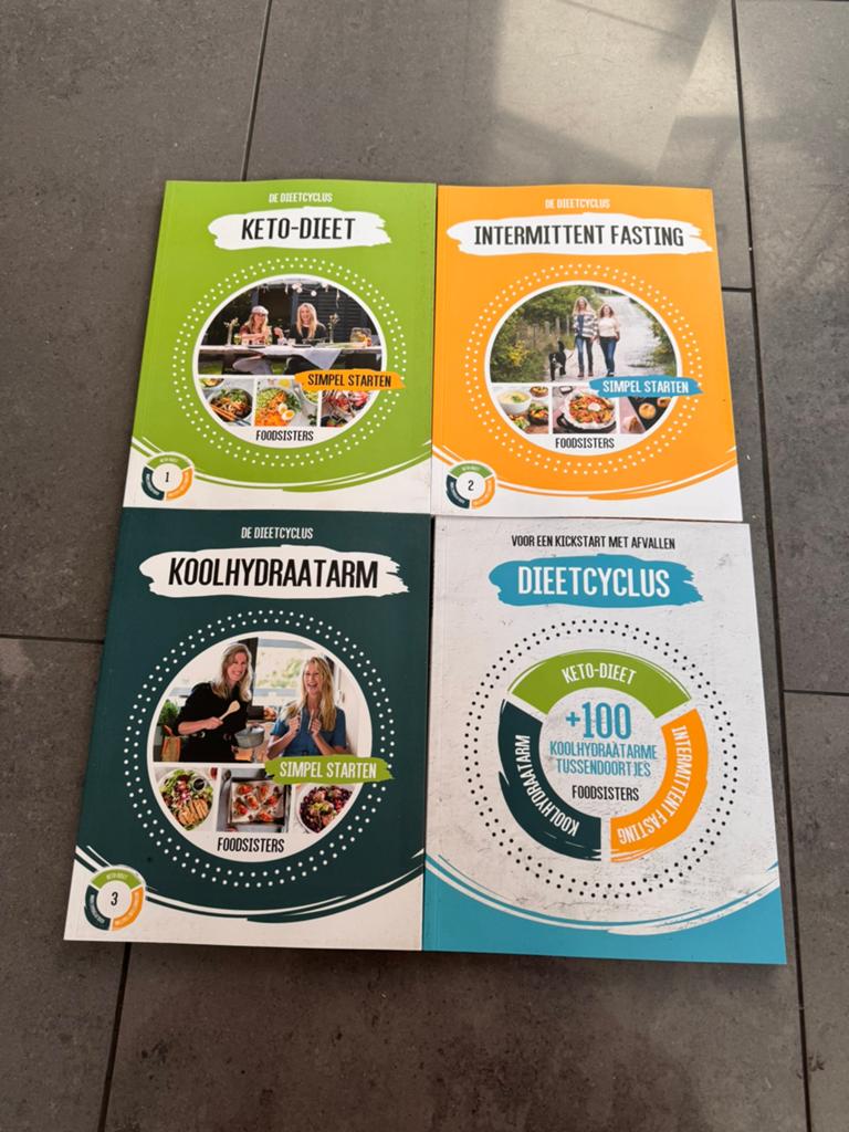 Foodsisters Dieetcyclus boek 1 t/m 4, Ophalen of Verzenden, Zo goed als nieuw