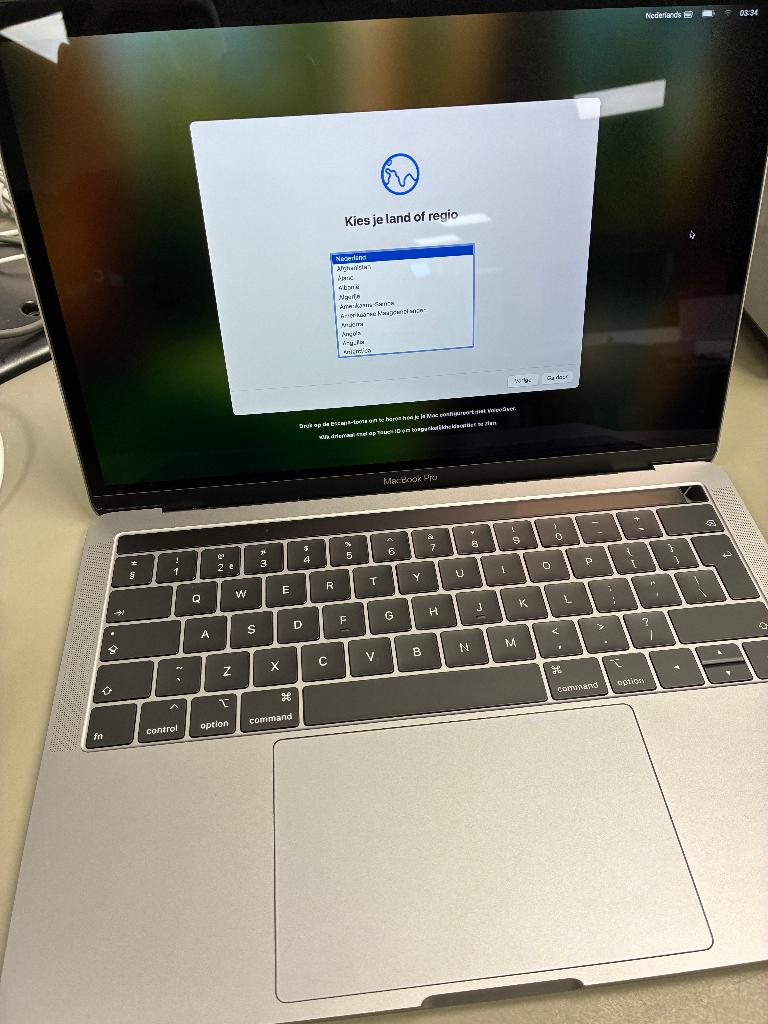 MacBook Pro 13” 2019 256GB SSD – 8GB RAM – Touch Bar– ACTIE!, MacBook Pro, Gebruikt, 256 GB, Qwerty