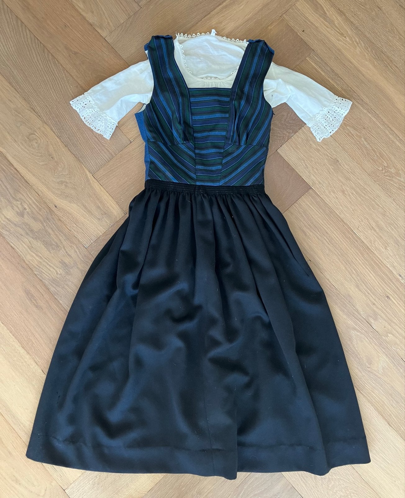 Oktoberfest Dirndl kostuum jurk Sportalm Maat 38, Kleding | Dames, Ophalen of Verzenden, Zo goed als nieuw, Maat 38/40 (M), Meerkleurig