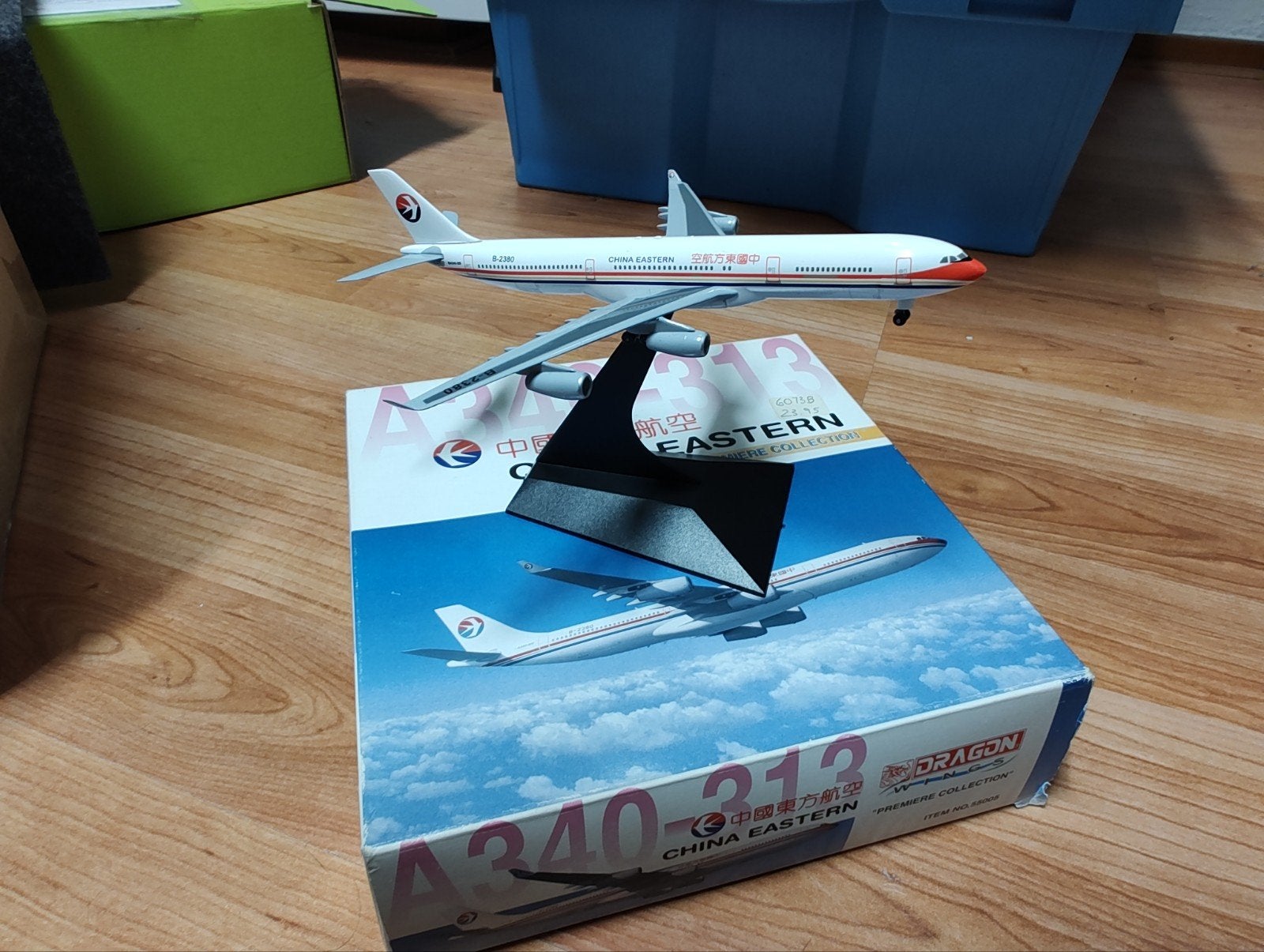 China Eastern Airbus A340-313 Modelvliegtuig, Overige merken, 1:200 of kleiner, Ophalen of Verzenden, Zo goed als nieuw