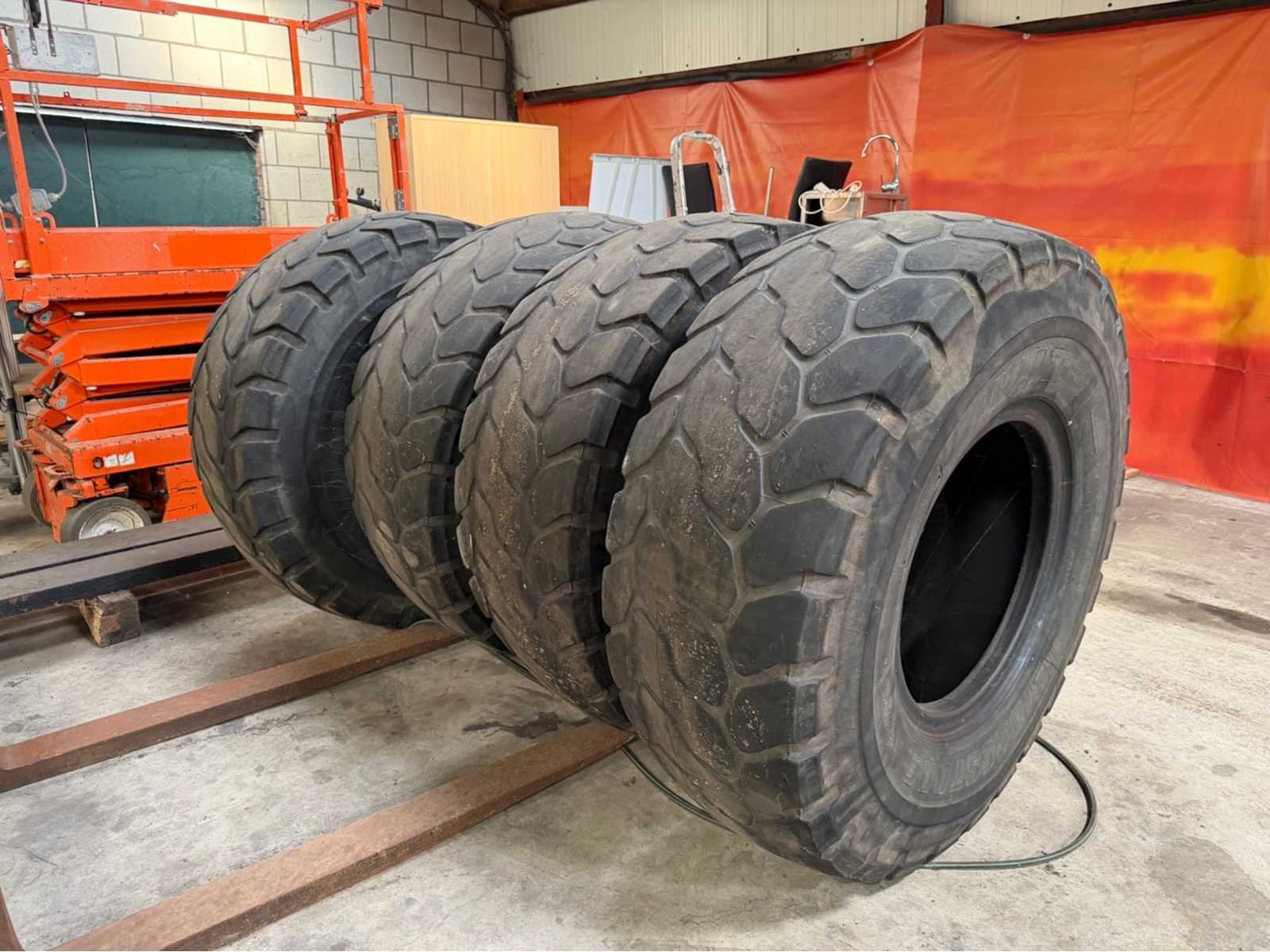 Bridgestone Banden shovel 20.5R25, Zakelijke goederen