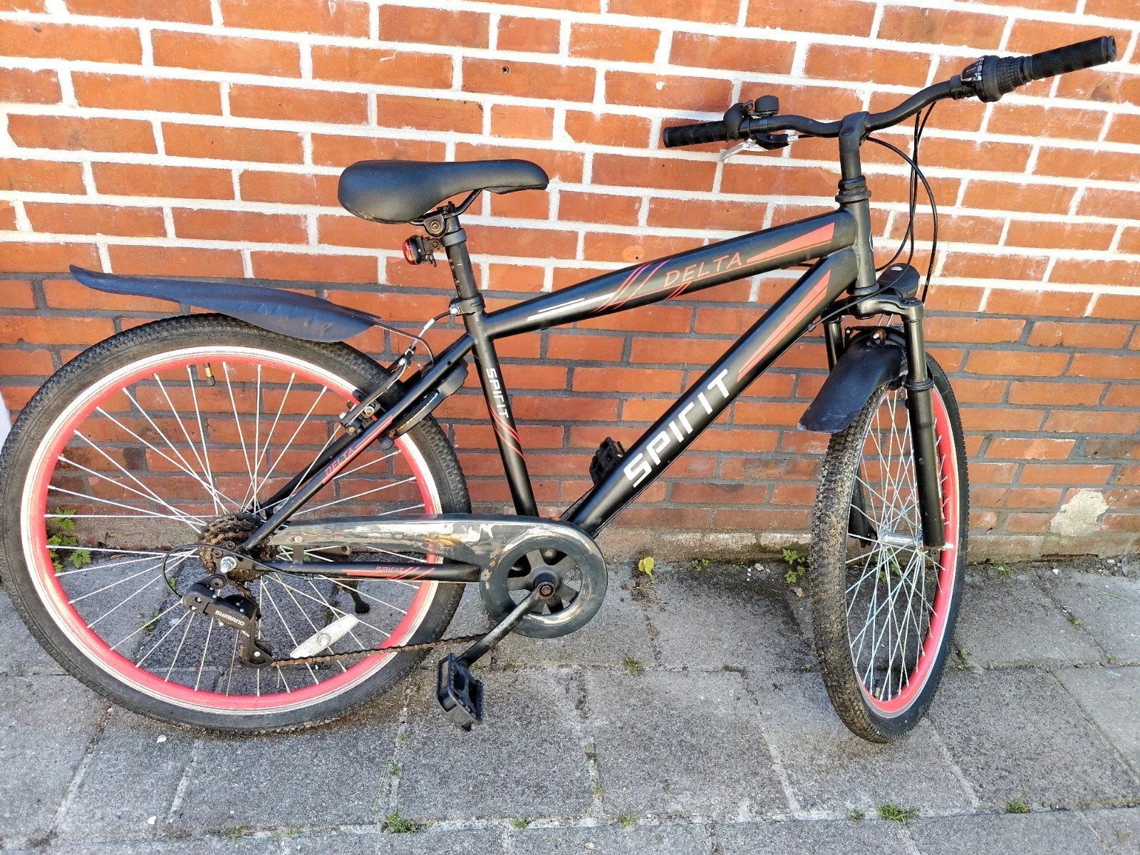 Spirit Delta Mountainbike - Zwart/Rood, Minder dan 10 versnellingen, Gebruikt, Velgrem, 53 tot 57 cm