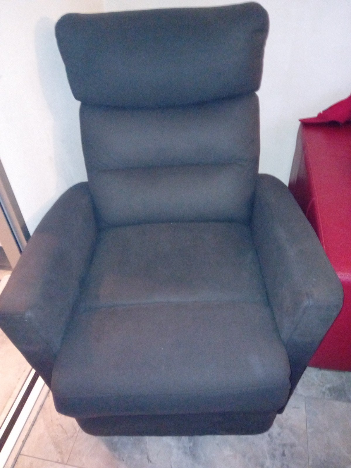 Comfortabele relaxfauteuil blauw zwart  van kleur n
