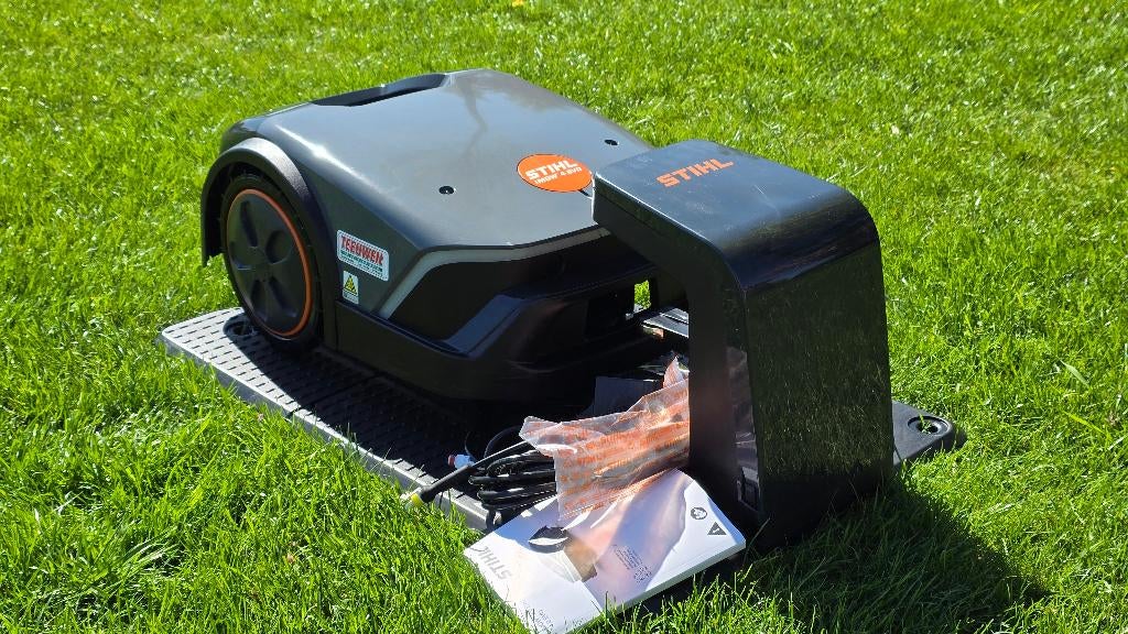 Stihl IMOW 4 EVO robotmaaier, 1 WEEK GEDRAAID ALS DEMO!, Stihl, Gebruikt, Mertstraat 5, Bestuurbaar via app