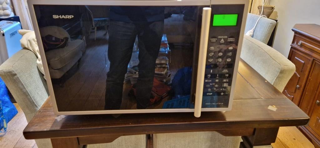 Sharp R961INW  combimagnatron, Witgoed en Apparatuur, Magnetrons, Zo goed als nieuw, Vrijstaand, Combimagnetron, 45 tot 60 cm