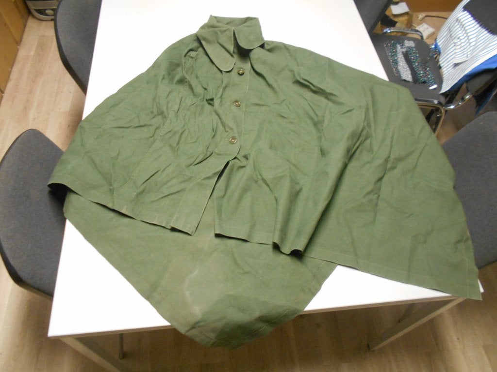 Poncho Nederlands leger effen groen (ruim 800 op voorraad), Ophalen of Verzenden, Landmacht, Nederland, Kleding of Schoenen