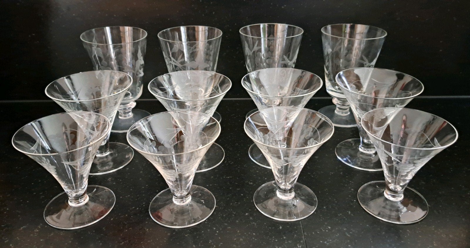 Vintage glazen set - 12 stuks - geslepen, Ophalen of Verzenden, Gebruikt, Overige typen