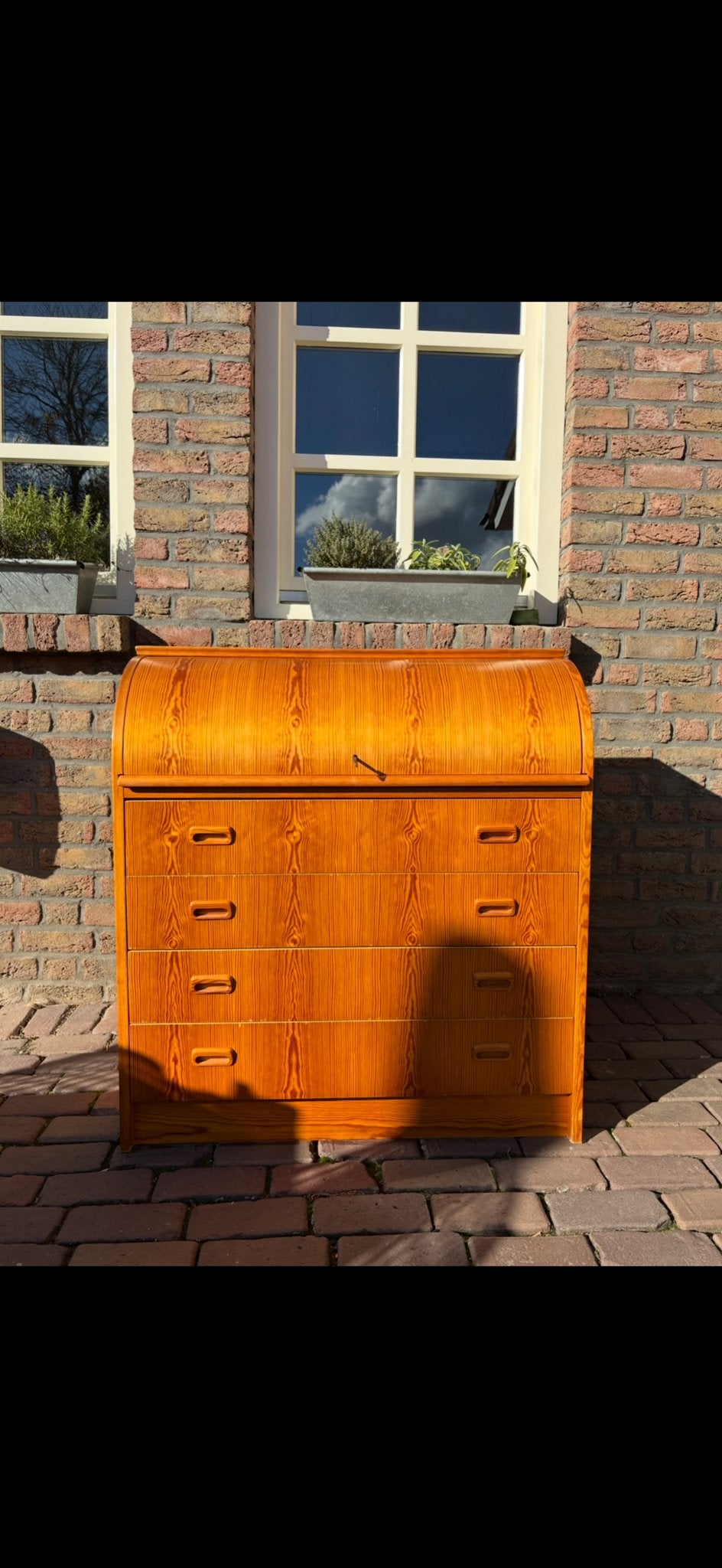 Secretaire - Egon Ostergaard, Ophalen