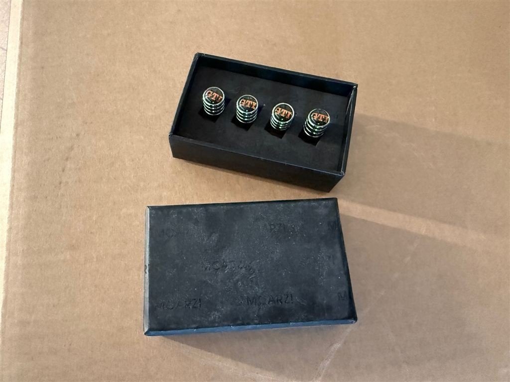 Ventieldopjes met GTI logo nieuw 4 stuks, Ophalen of Verzenden