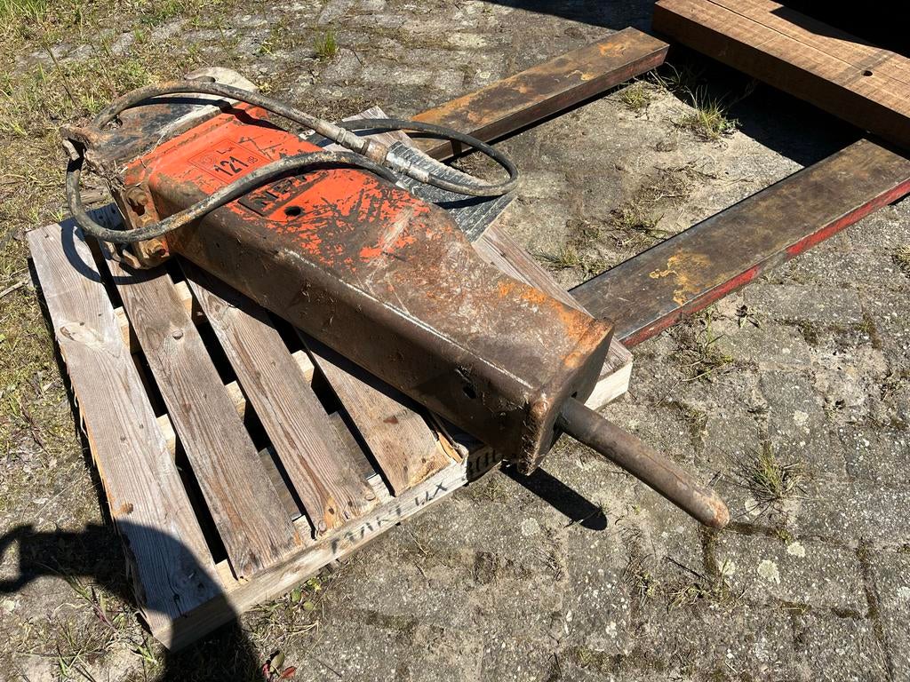 Hydraulische Sloophamer NPK 121 dB CW10, Ophalen