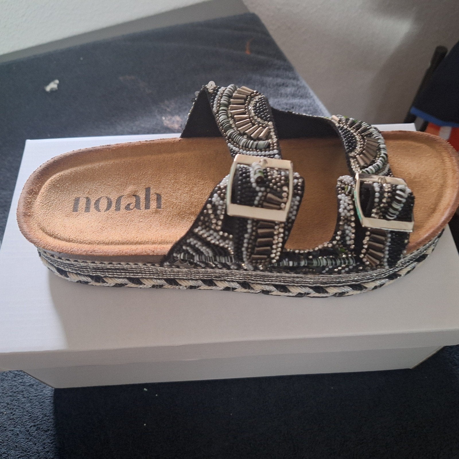 Nieuwe slippers, Ophalen of Verzenden, Nieuw, Zwart