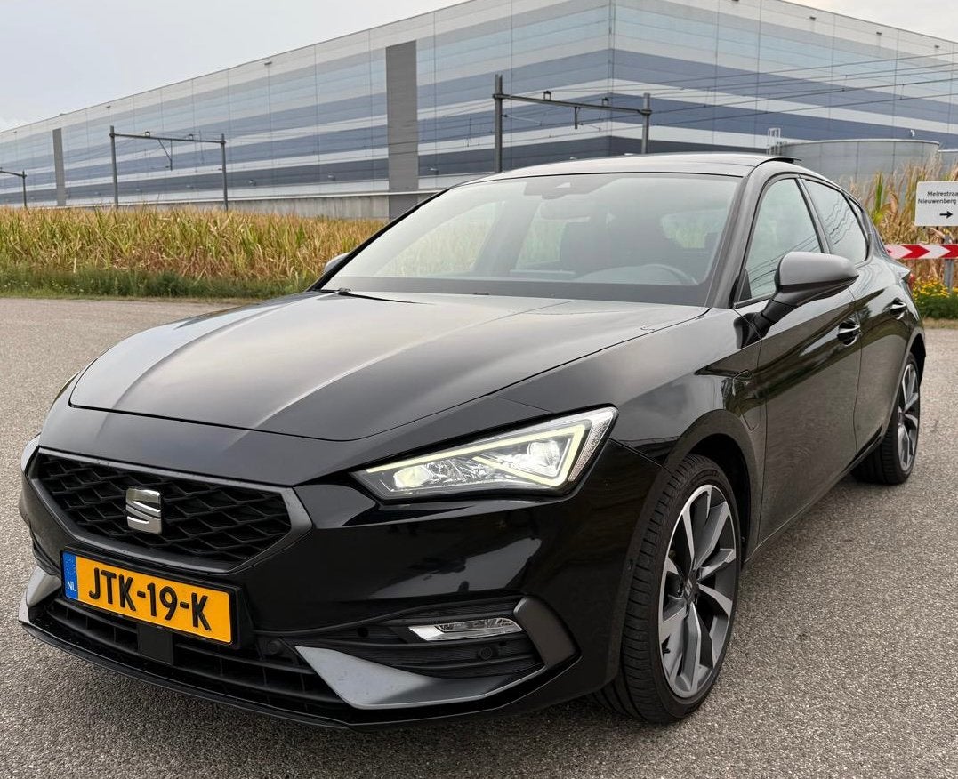 Seat Leon FR/DSG/204PK/Pano/Led/Xenon/Digital Dash/Bomvol!!!, Auto's, 77 km/l, Zwart, Leon, Zwart
