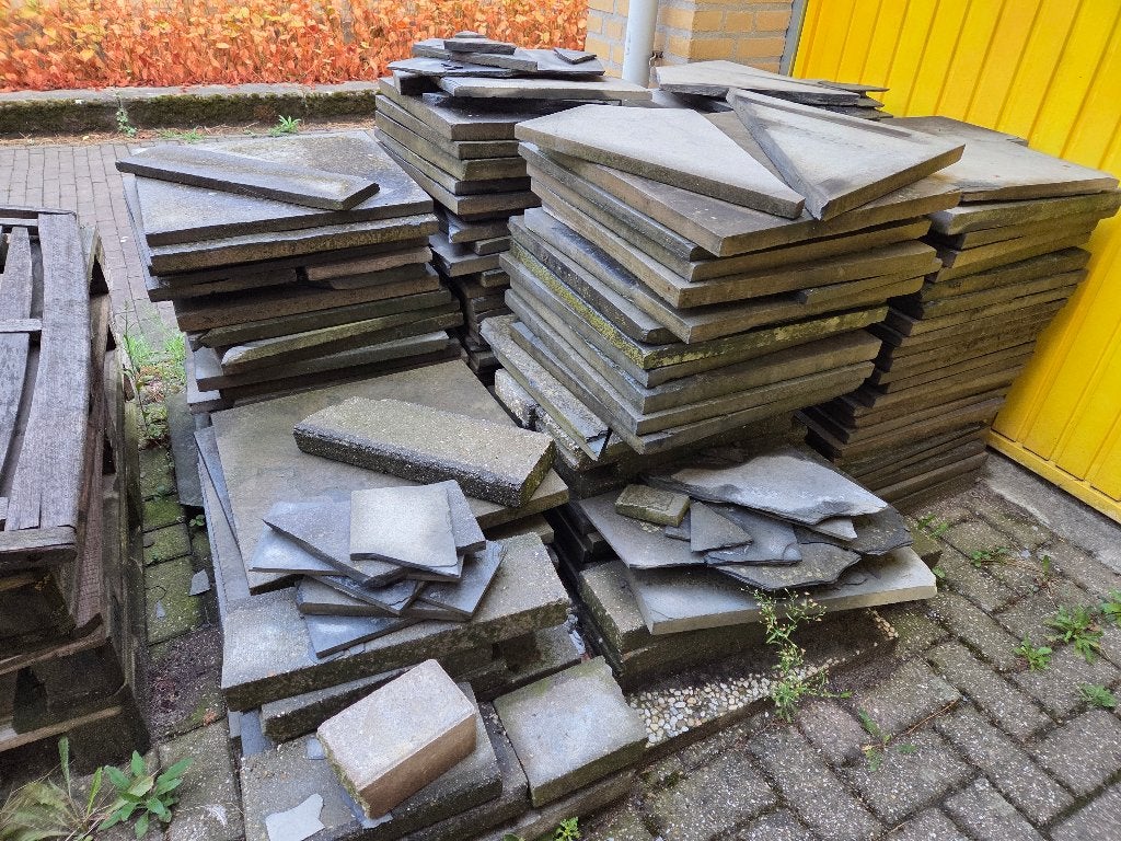 Gratis af te halen: +/- 120 tuintegels 50x50cm Eindhoven, Ophalen, Gebruikt, 10 m² of meer, Beton