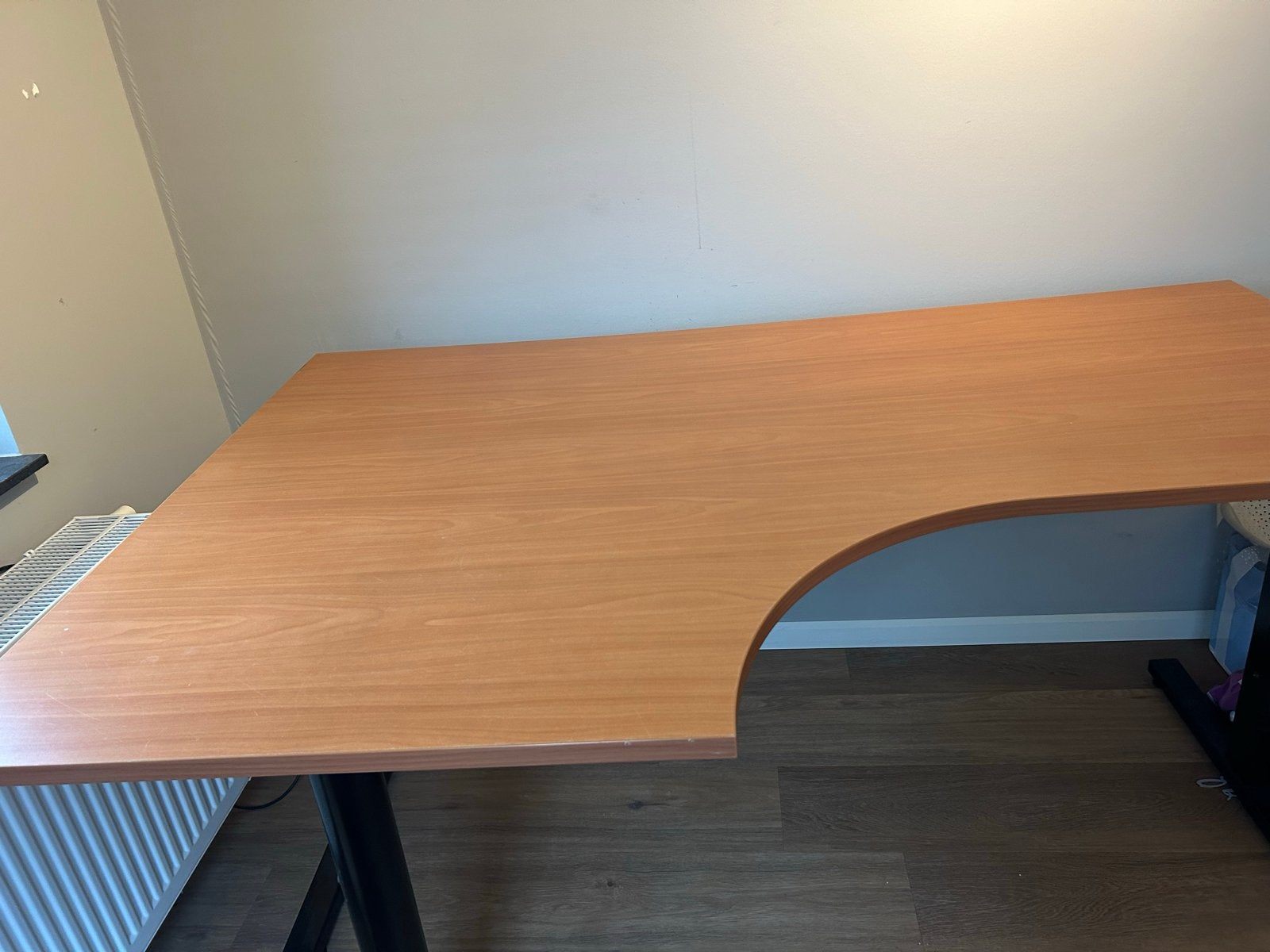 Ruim hoekbureau met kersenhouten blad, Huis en Inrichting, Ophalen, Gebruikt, Hout, Hoekbureau