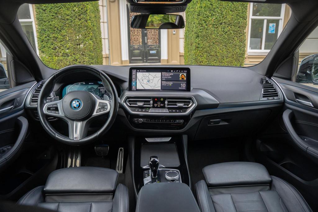BMW X3 xDrive30e High Executive TREKHAAK | LEDER | HIFI | CA, Auto's, BMW, Gebruikt, 4 cilinders, Bedrijf, Vierwielaandrijving