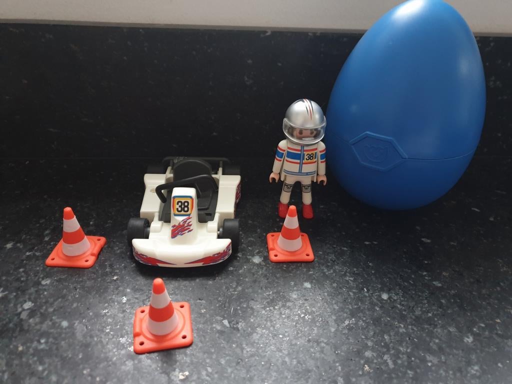 Playmobil 4932 Ei (spaarpot) met coureur en go-kart, Ophalen of Verzenden, Zo goed als nieuw, Complete set