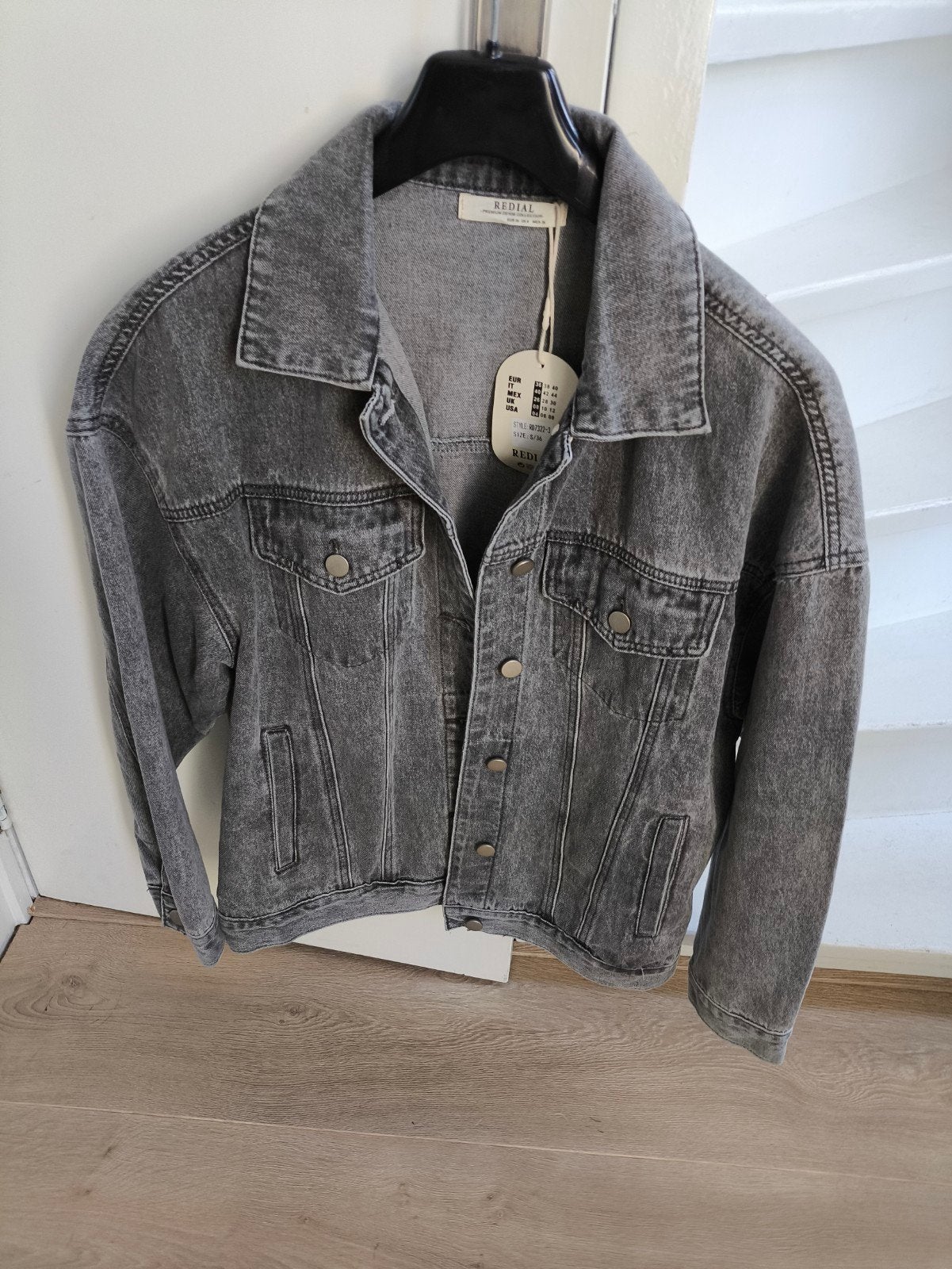 Nieuwe grijze denim spijkerjas, Maat 38/40 (M), Nieuw, Ophalen of Verzenden, REDIAL
